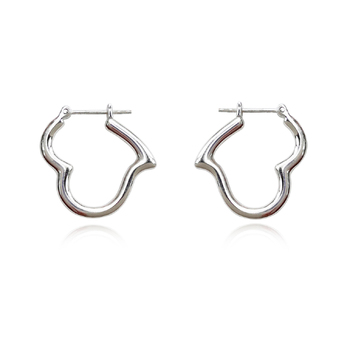 Culturesse Enora 17mm Deco Huggie Heart Earrings - Silver