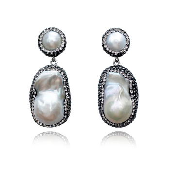 Culturesse Desdemona 55mm Baroque Pearl Earrings For Pierced Ears - Noir/Pearl