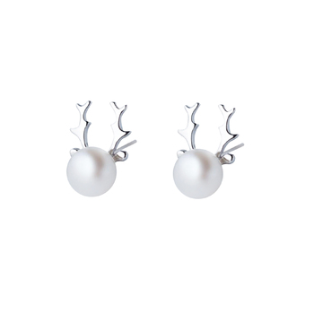 Culturesse 12mm Pearl Rhindeer Stud Earrings - Silver