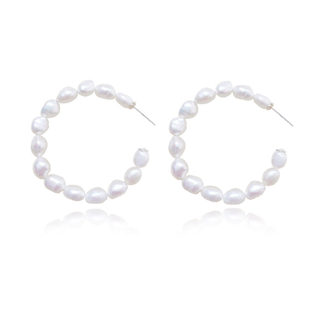 Culturesse Regina 53mm Oversized Frehswater Hoop Earrings - Pearl White