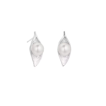 Culturesse Silvi 15mm Pearl Leaf Stud Earrings - Silver