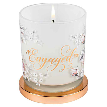 Engaged Candle Vanilla 45hr Burn Time 9 x 8cm Keepsake Gift Set