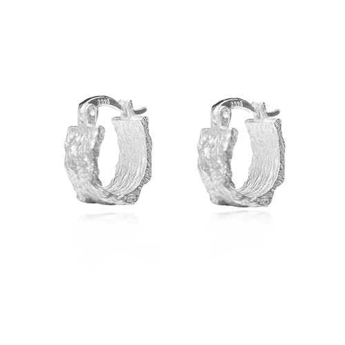 Culturesse Olli Textured Sculpture 14mm Huggie Earrings - Silver