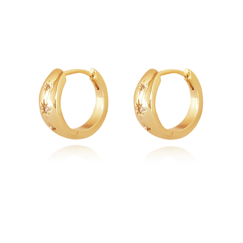 Culturesse Kayla 23mm Star Engraved Dainty Huggie Earrings - Gold