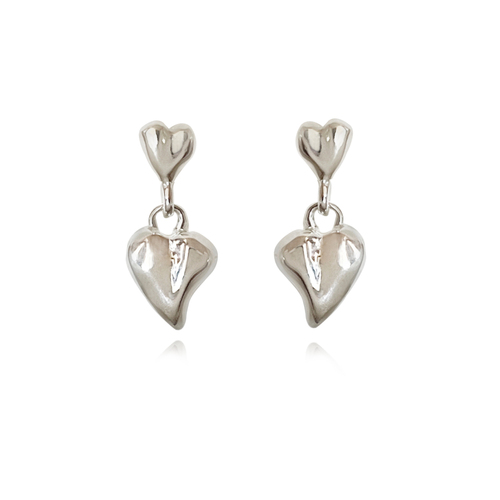 Culturesse Alexandrine 18mm Sculptured Twin Heart Drop Earrings - Silver